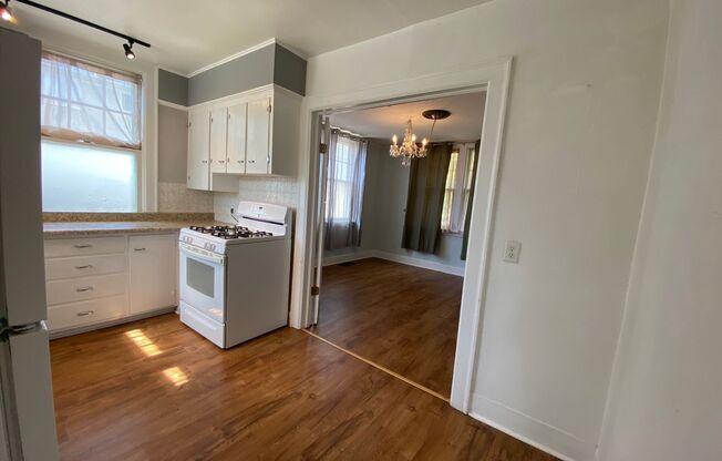 2 beds, 1 bath, 928 sqft, $1,345, Unit 2215 W. 4th Ave