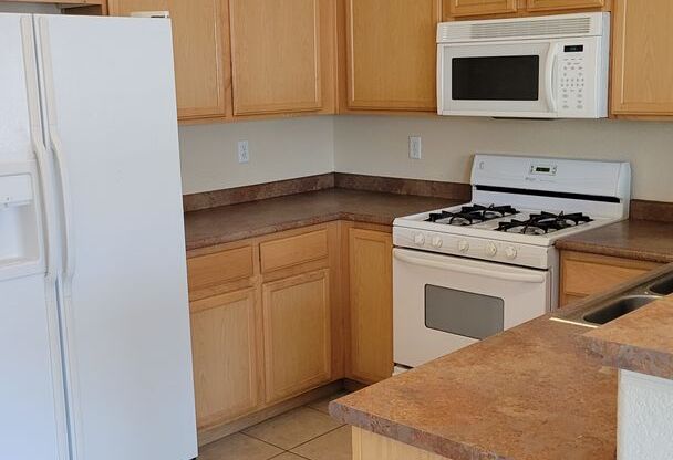 Charming 2-Bedroom, 2-Bath Condo in Cliff Shadow
