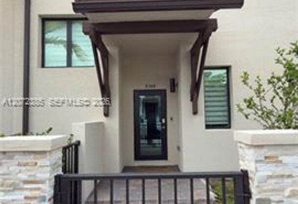 8388 NW 49th St th 8388, Doral, FL 33166