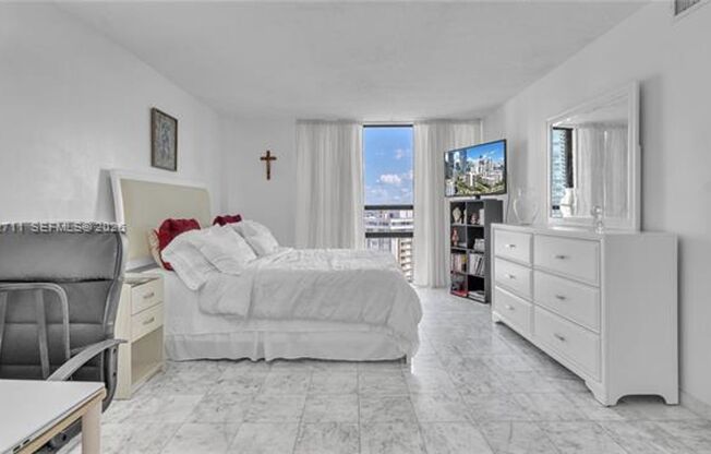2 beds, 2 baths, $3,500, Unit # 1911