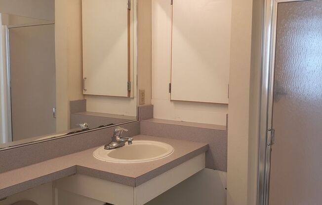 2 beds, 2 baths, $1,395, Unit 216