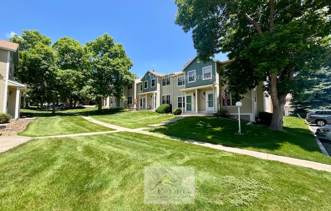 7905 LEXINGTON PARK DR