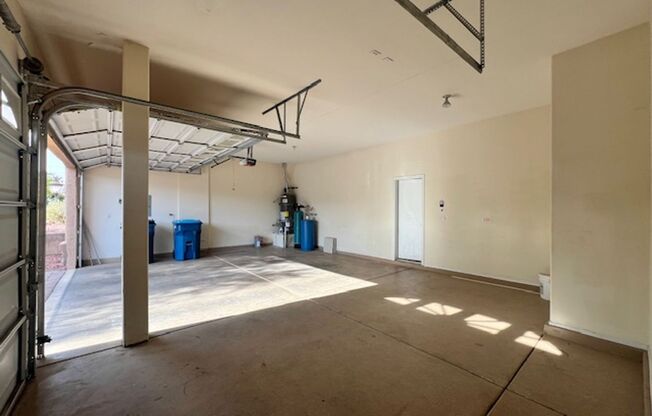 4 bedroom home in the gated Earlstone community