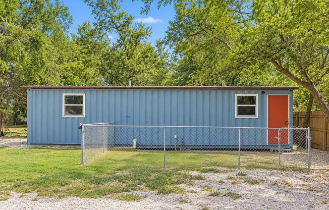 Cozy 2 Bedroom Home in Roosevelt Park