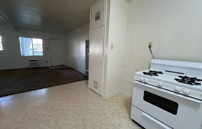 1 bed, 1 bath, 700 sqft, $1,150, Unit 10th St. - 7