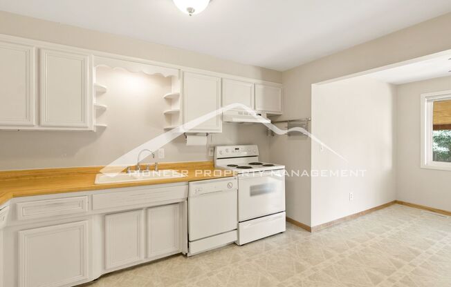 3 beds, 1 bath, $2,575