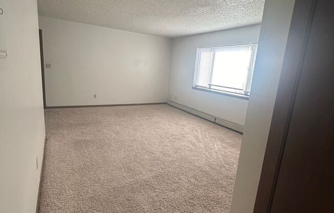 2 beds, 1 bath, 880 sqft, $775, Unit 3455-12