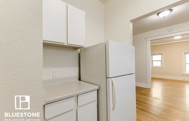 1 bed, 1 bath, 579 sqft, $1,100, Unit 216