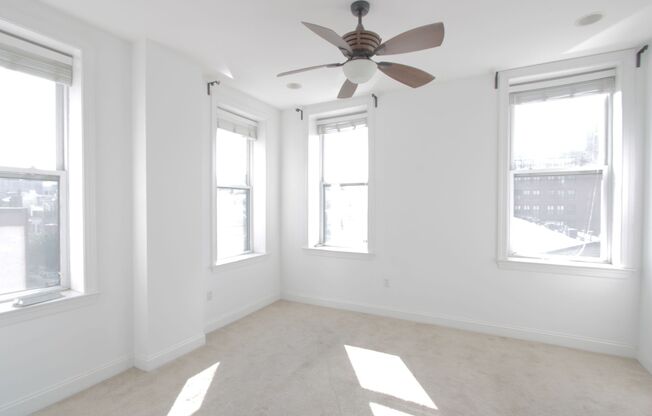 2 beds, 2 baths, 988 sqft, $2,100, Unit 301