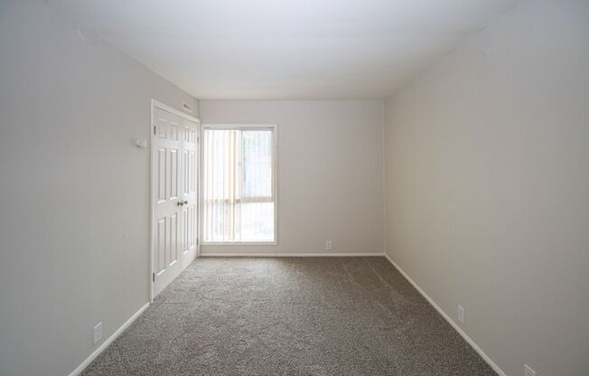 2 beds, 1 bath, 784 sqft, $1,100, Unit 1804 1W