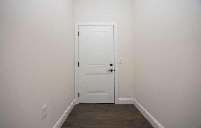 2 beds, 2 baths, 1,262 sqft, $2,200, Unit 302