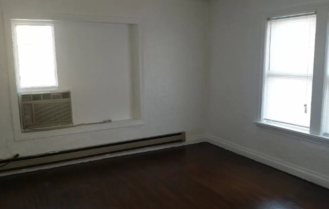 2609 NW 12 ST