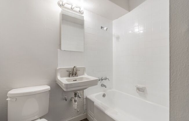 1 bed, 1 bath, 423 sqft, $1,295, Unit 01