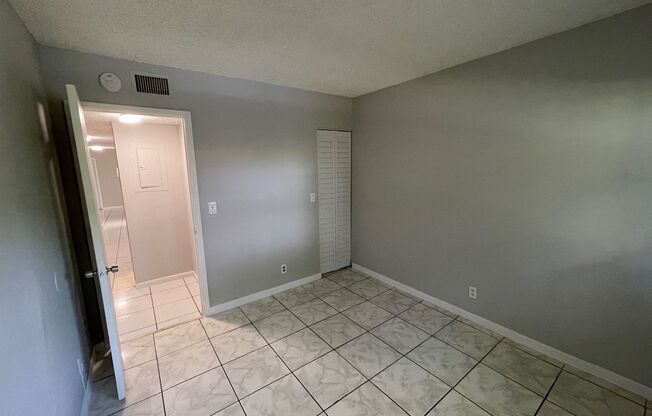 3 beds, 2 baths, 1,217 sqft, $2,300