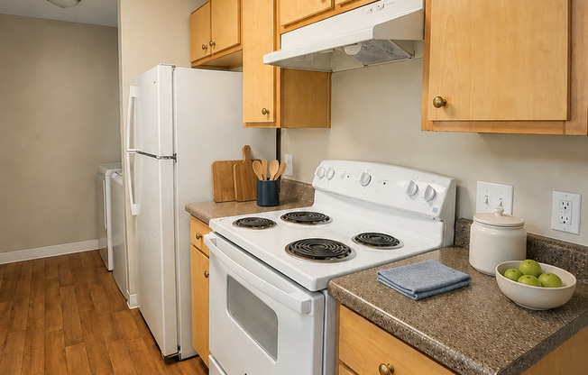 3 beds, 2 baths, $1,695, Unit 67