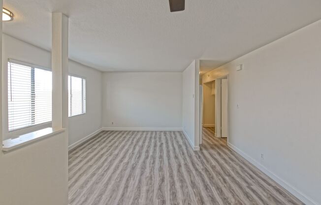 2 beds, 1 bath, 950 sqft, $2,550, Unit B