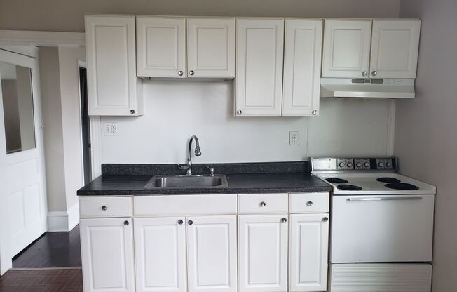 Norristown End Rowhome with 1 Bedrooms 1 bath $1295/month