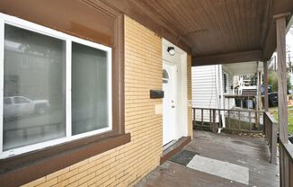 3 beds, 2 baths, $1,150, Unit 1