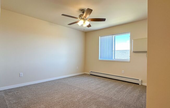 3 beds, 2 baths, 1,186 sqft, $1,595, Unit AT 715-50