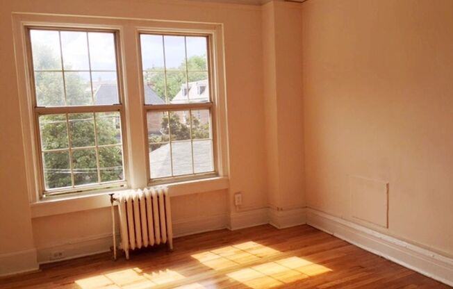 2 beds, 2 baths, 775 sqft, $1,975, Unit 206