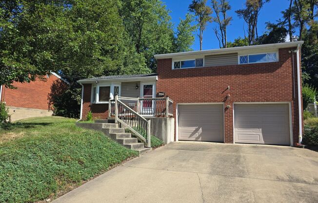 Beautiful 3 Bedroom Home - Garden City