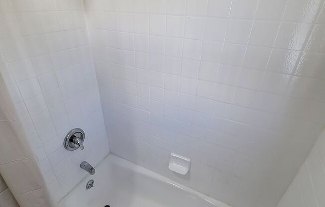 1 bed, 1 bath, $1,995, Unit 818