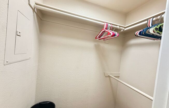 2 beds, 2 baths, $2,400, Unit # 206