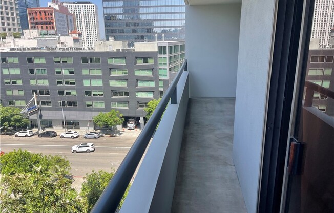 1 bed, 1 bath, 754 sqft, $2,300, Unit 902