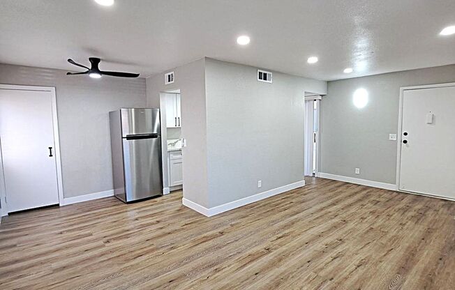 NEWLY RENOVATED & MODENIZED 2ND FLOOR CONDO IN SPRING VALLEY