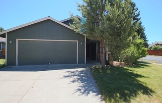 Single Level Home- 16453 Heath Dr.- La Pine OR 97739