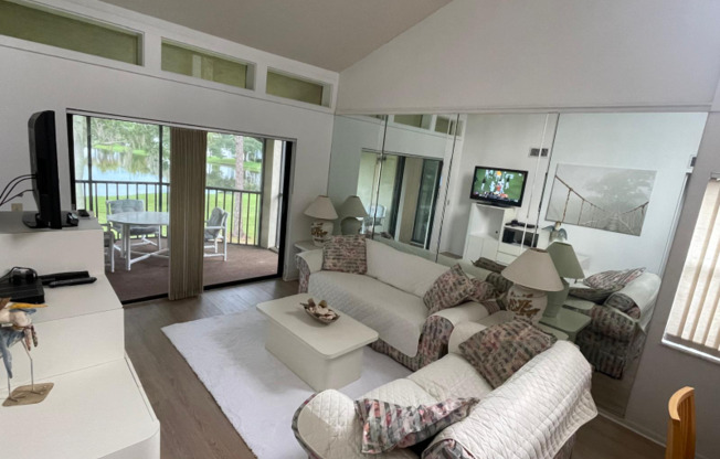 202 WOODLAKE WYNDE