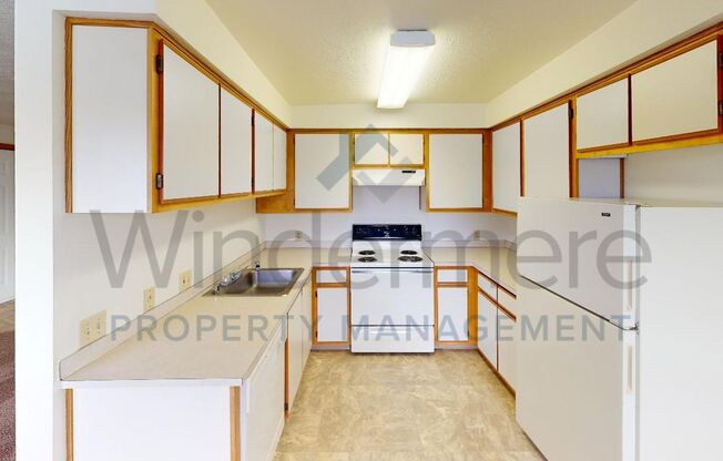 2 beds, 1 bath, 828 sqft, $1,095, Unit 48