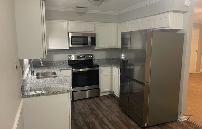 Charming 2br 1.5 near Downtown Cary! Available Now!