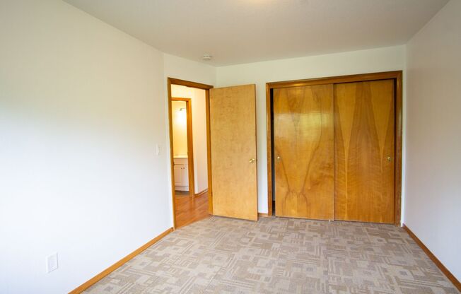 2 beds, 1 bath, $1,445, Unit 01