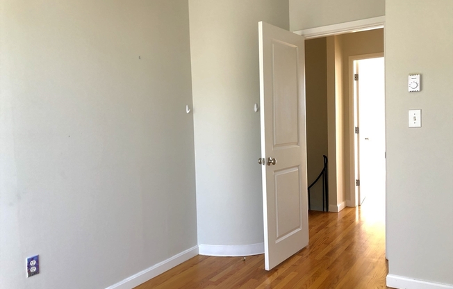 2 beds, 1.5 baths, 647 sqft, $4,400, Unit 616