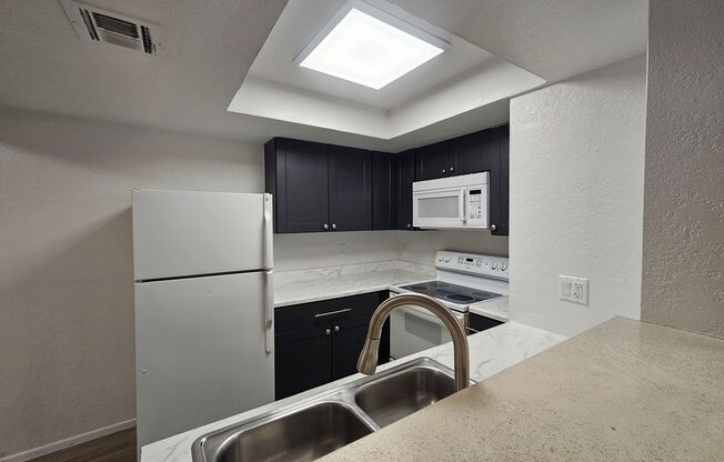 1 bed, 1 bath, 500 sqft, $995, Unit 203