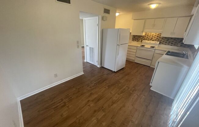 2 bd 1.5 ba Townhome