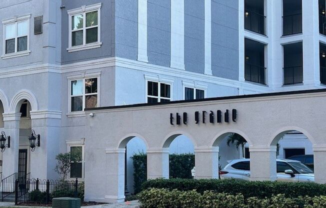 Downtown stunner! one bed one bath in the Grande downtown available end of June