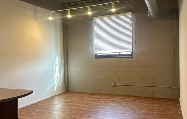 1 bed, 1 bath, 678 sqft, $1,160, Unit 222