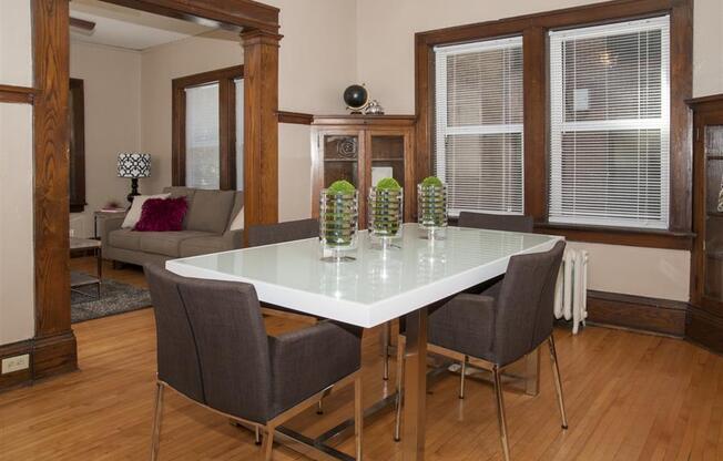 Breton Apartments in Minneapolis, MN Dining Room