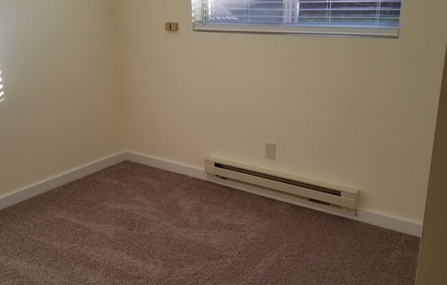 2 beds, 1 bath, 730 sqft, $1,700, Unit 5