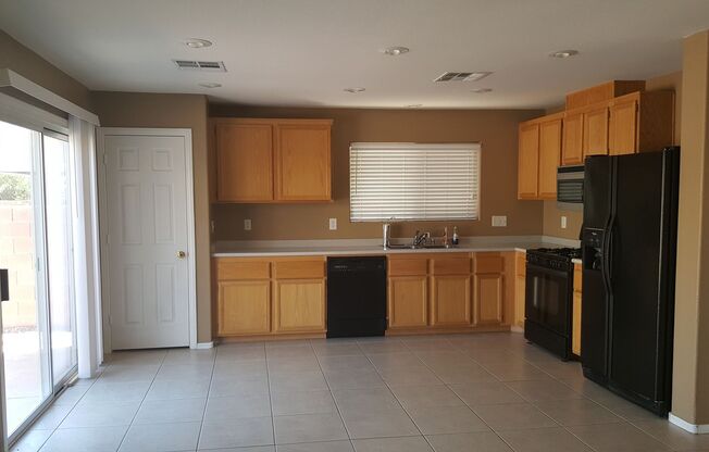 Beautiful 4Bed/3Bath/2Car home located within the Iron Mountain Ranch Community