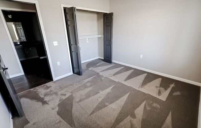 2 beds, 2 baths, 1,185 sqft, $1,450, Unit 3500-108