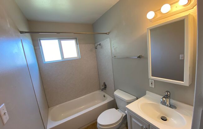 2 beds, 1 bath, $1,675, Unit 291A