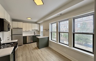 1635 W CORNELIA