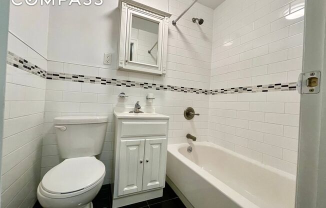 1 bed, 1 bath, $3,100, Unit 2B