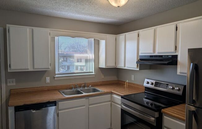 2 Bedroom Duplex on Corner Lot! SPECIAL: HALF OFF FIRST FULL MONTH'S RENT!