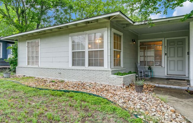 2-BEDROOM DUPLEX IN WILSHIRE TERRACE