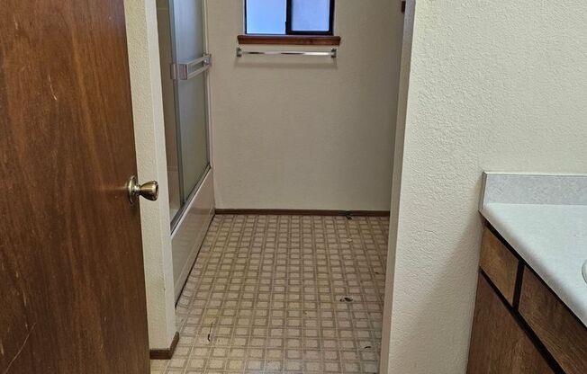 2 beds, 1 bath, $1,200, Unit # P275