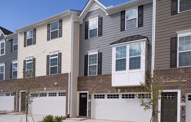 Creekside Commons Townhome- Available August 10th